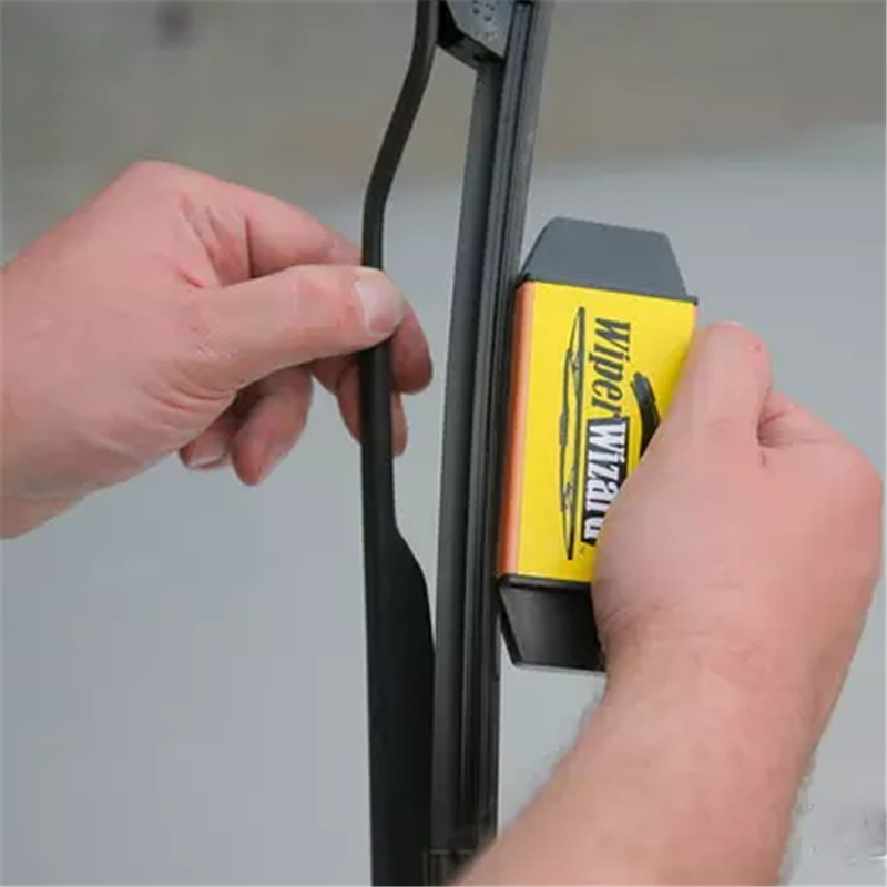 Brosse de nettoyage et de réparation pour essuie-glaces de voiture
